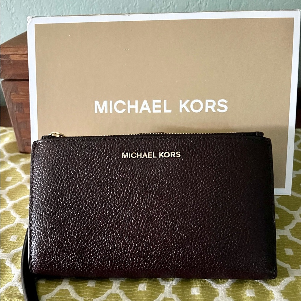 Michael Kors DoubleZip Wallet
Wristlet Phone Case NEW